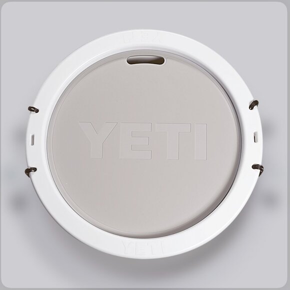 NWT YETI Tank 45 Grey UV Resistant Ice Bucket Lid- Cutting Board, Extra Seating - Picture 10 of 11